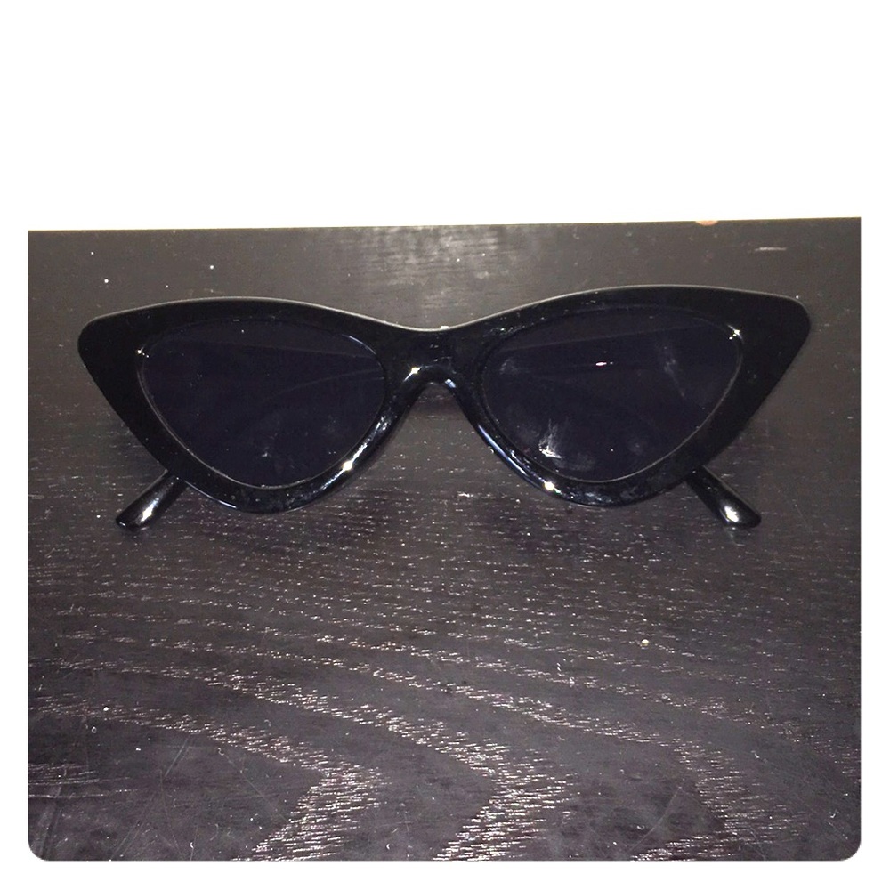 Slim cat eye sunglasses